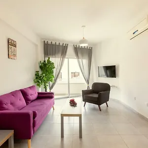 savvas-city-centre-flat.larnacahotels.org/